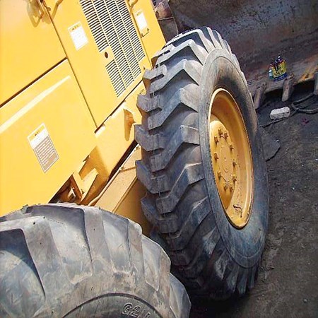 CAT 140H grader 